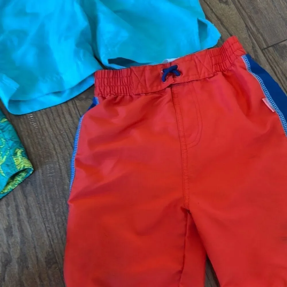 Boys swim trunk bundle Gap Coppertone Size 4/5
